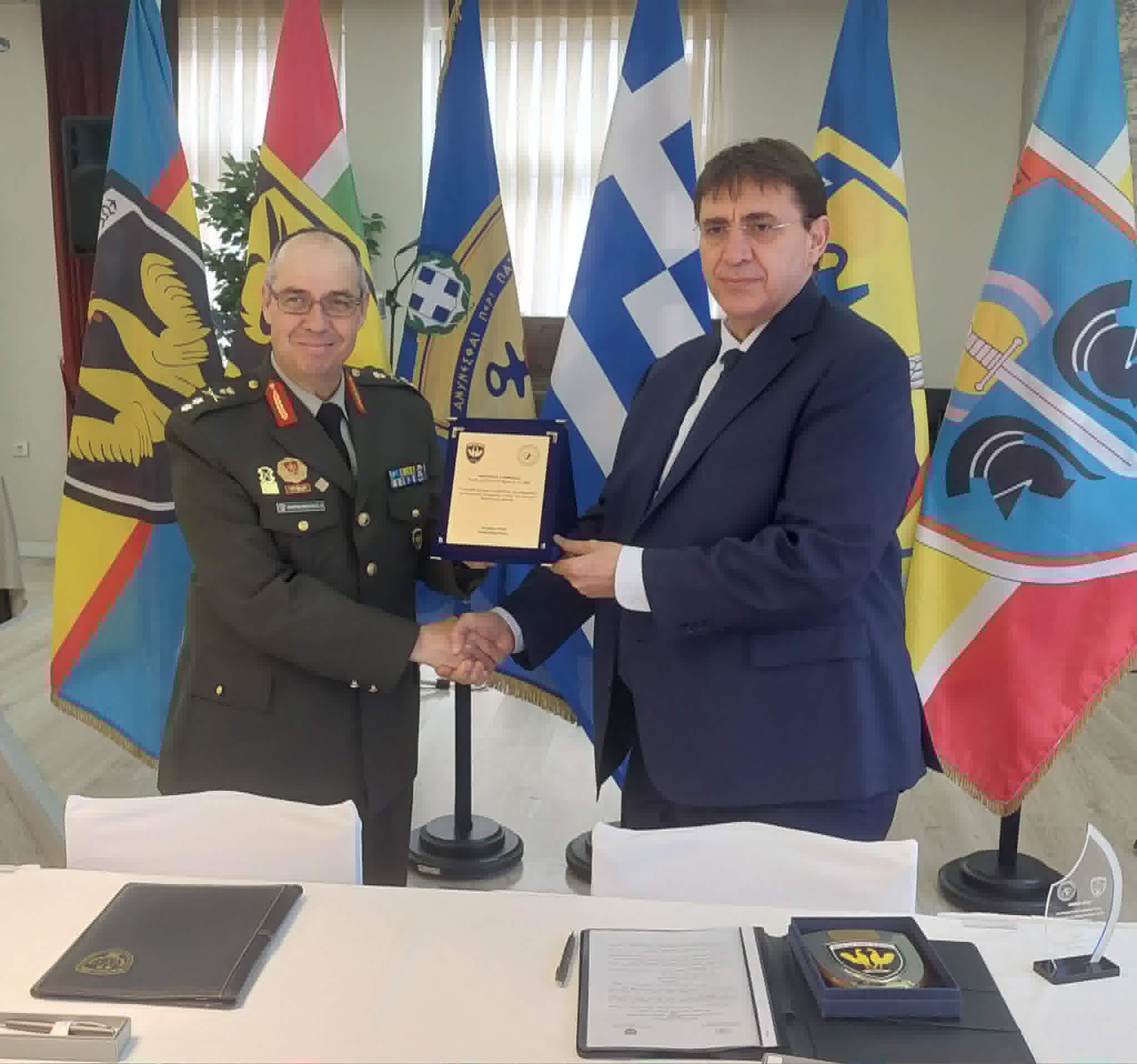 ΠΛΑΚΕΤΑ ΣΥΝΔΕΣΜΟΣ